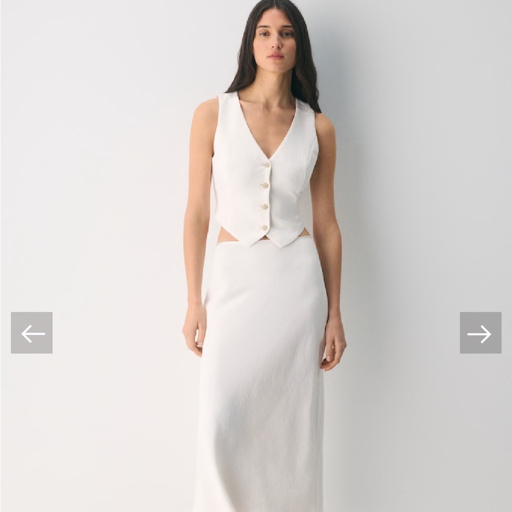 Aritzia white Babaton vest size 6